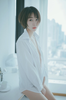 《年轻女教师》hd在线